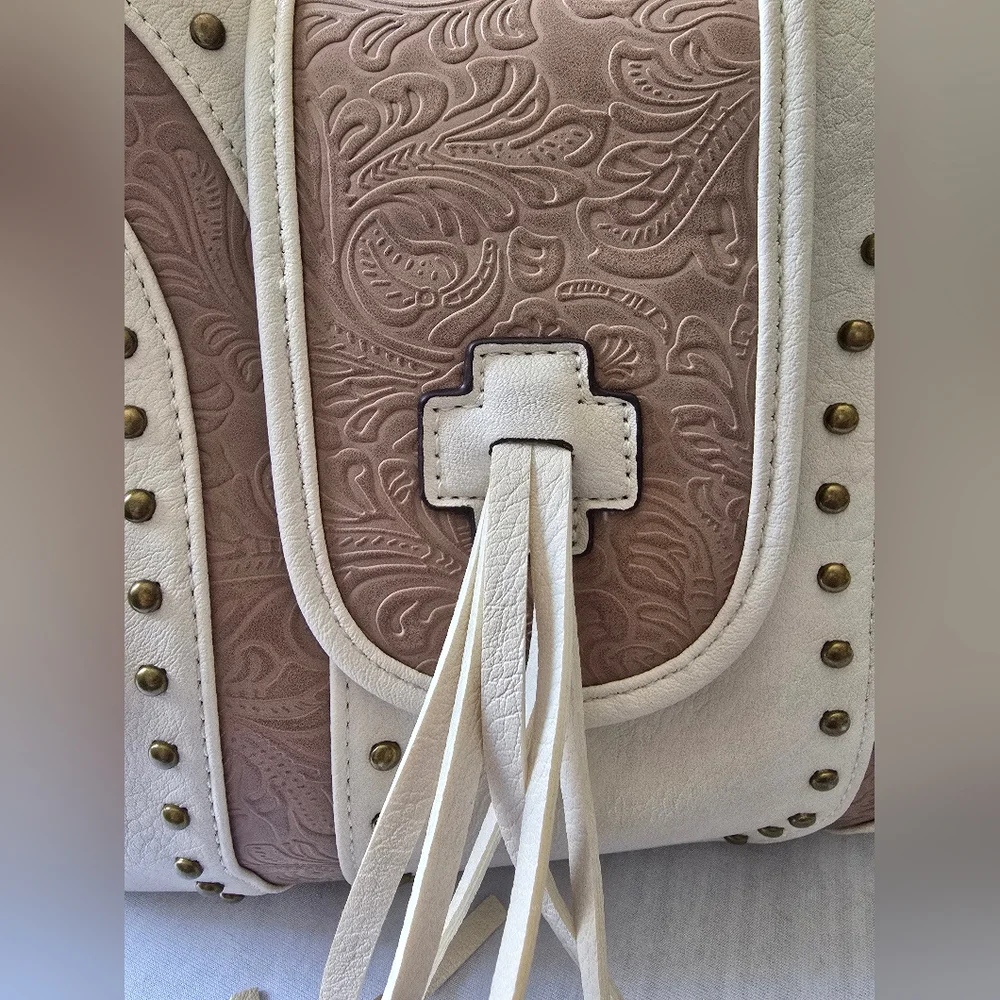 Western‎ Style Embossed Ivory/Tan Shoulder Bag
